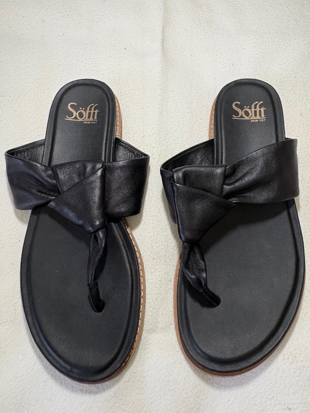 Söfft 8.5 Black Leather Flip Flop Sandals #0006